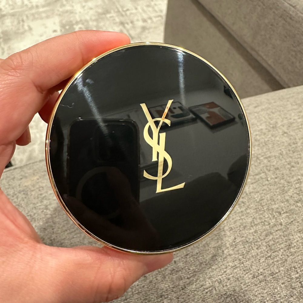 Yves Saint Laurent Le Cushion Encre De Peau CASE